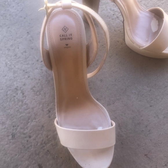 Sandles - Picture 3 of 4